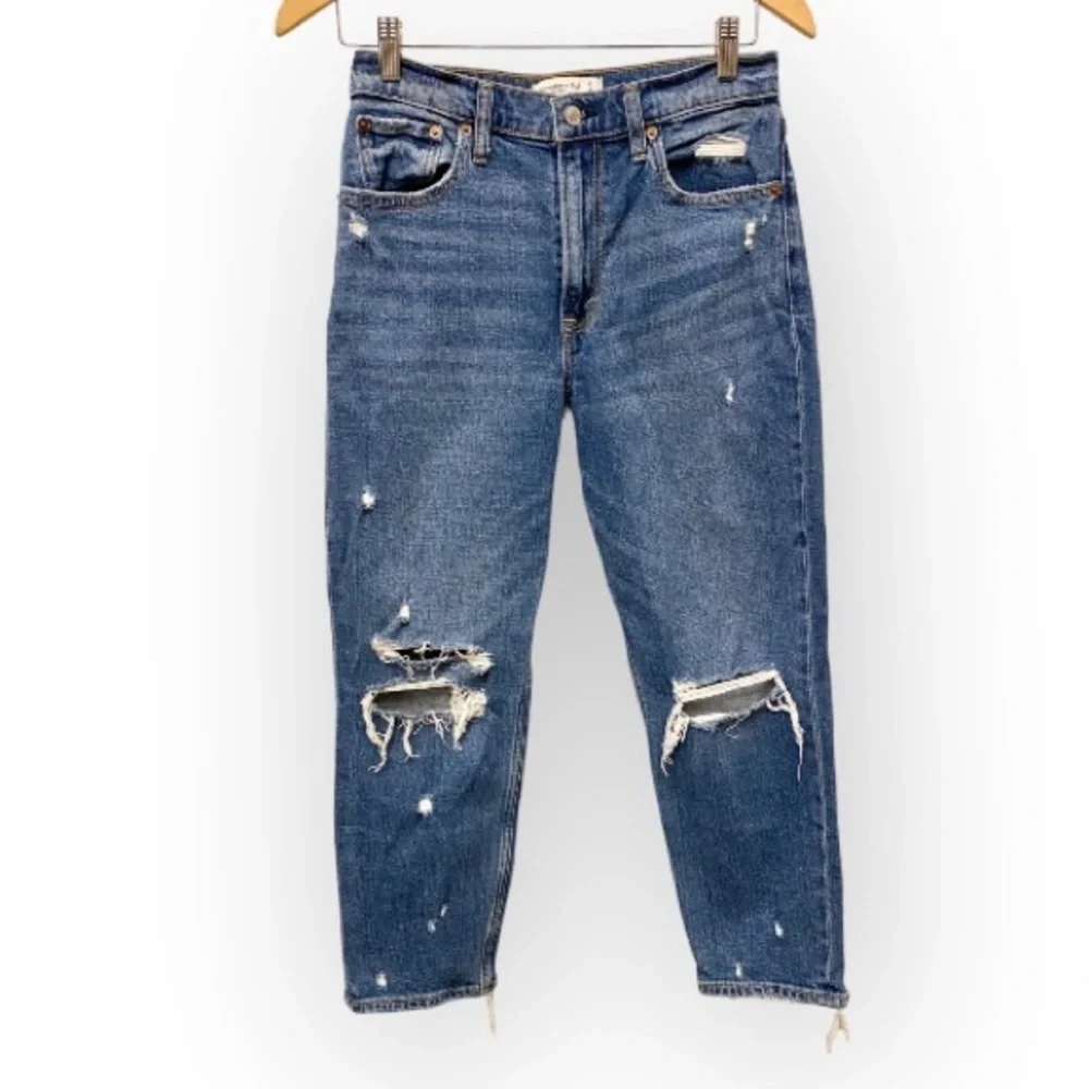 Abercrombie 4 Short (27) Mom High Rise Jeans Distressed Women’s Fray Hems